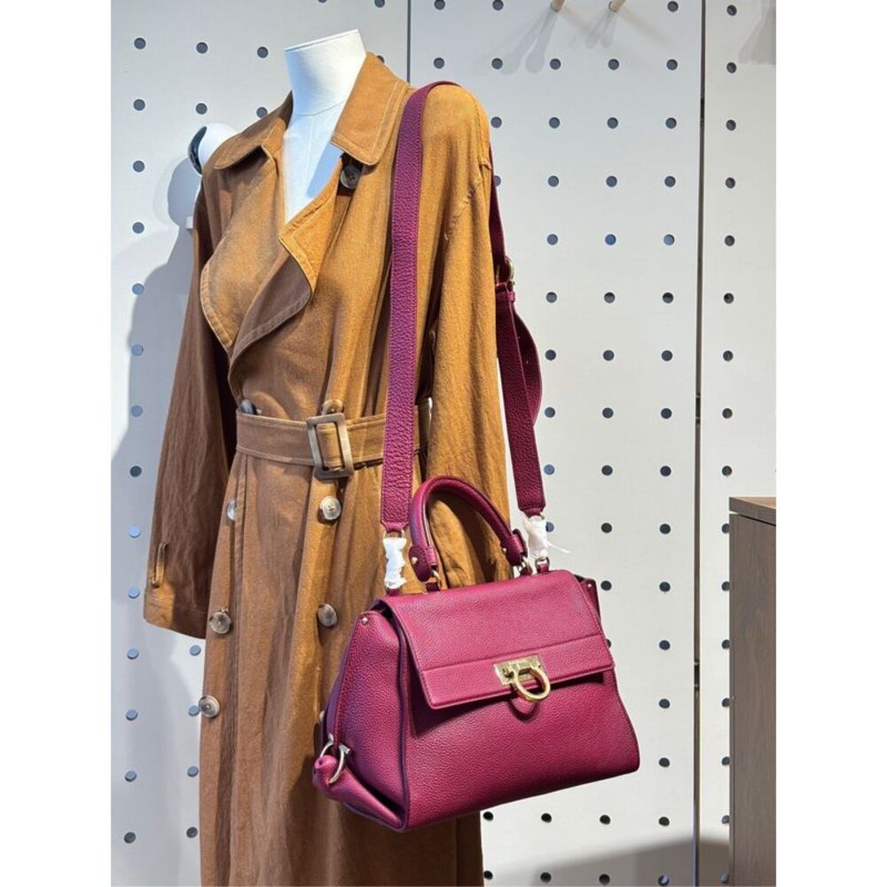 Ferragamo Women Pre-Loved Bag Very Good Condition